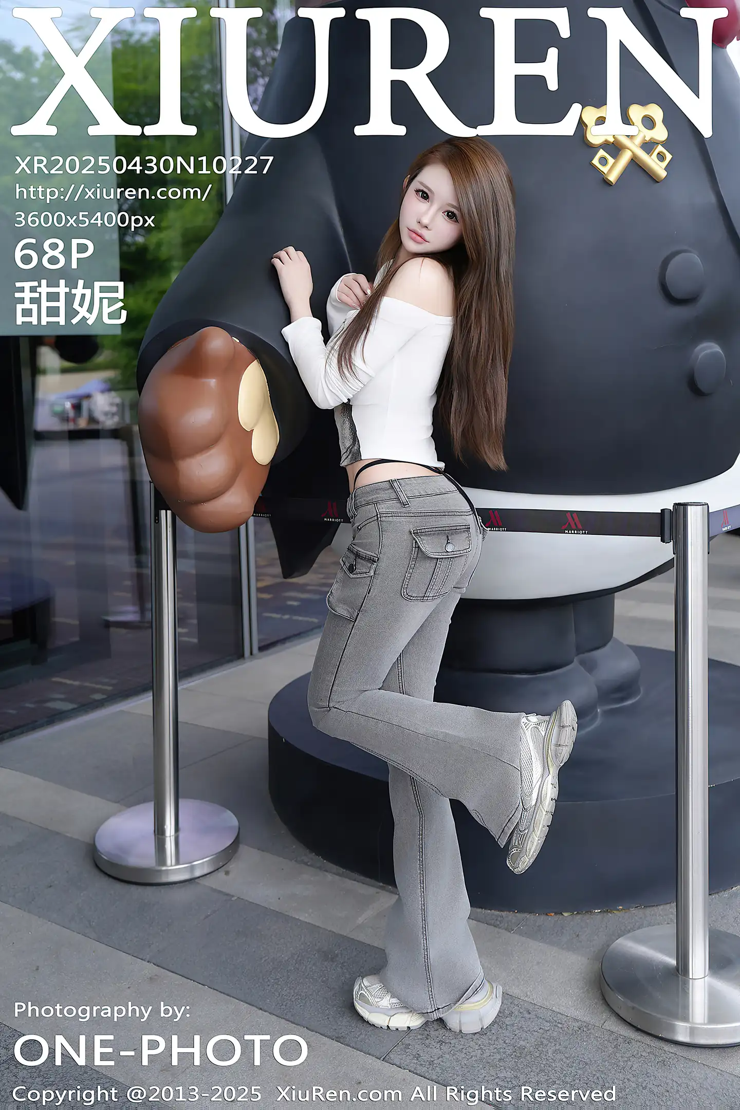 [XiuRen秀人网] VOL.10227 模特甜妮性感白T配牛仔长裤露黑色情趣内衣秀丰腴身材诱惑写真68P-秀人网官方网站